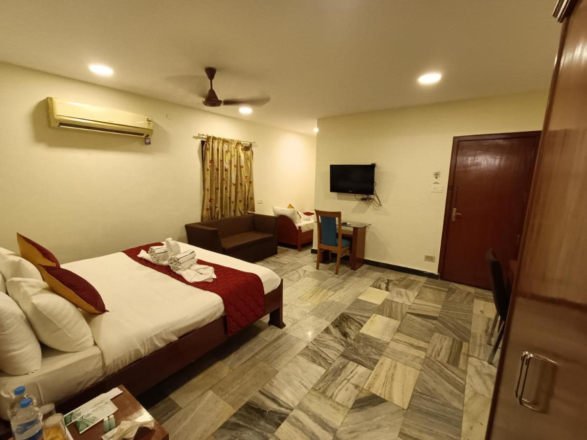 Gt Grande Hotel-near Us Consulate * Chennai